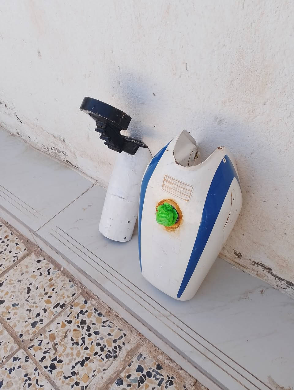 نزال وتانكي للبيع ب30 قفل جوه السوك
التانكي بيه زنجار يرادله تنضيف 
مكاني المدثره وبخدمت الشراي


**إذا كنت صاحب هذا الإعلان وتريد حذفه لأي سبب، رجاءا أرسل رسالة إلى الدعم الفني**