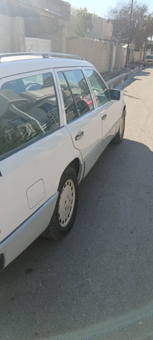 مارسيدس دب ستيشن ٣٠٠ رقم نجف تحويل بغداد مباشر سنويه لل٢٨ سياره شخط مابيه موديل٨٩... صبغ جديد حزام محرك وكير حاويه جديد راس الثور بطه السعر ٤٨ مكانها بغداد حي الجهاد *********** ...
