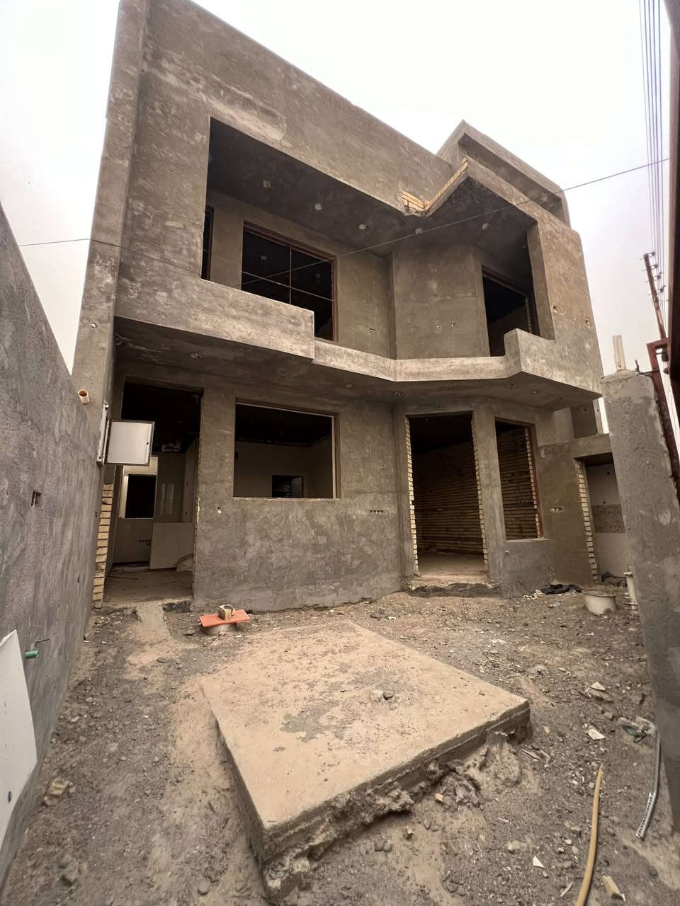 دار للبيع الجغيفي الثانيه قرب صيدليه آشور شارع ١٠ مبلط مساحه ٢٣٥ م تفاصيل البيت ٤ غرف نوم صاله ديوانيه مطبخ حمامات  الاستفسار اكثر *********** متوفر وتساب او مراسله الصفحه خاص سعر البيع ١٢٥ قابل للتفاوض  علما نقص لبيت بياض وأرضيه و. كهرباء
