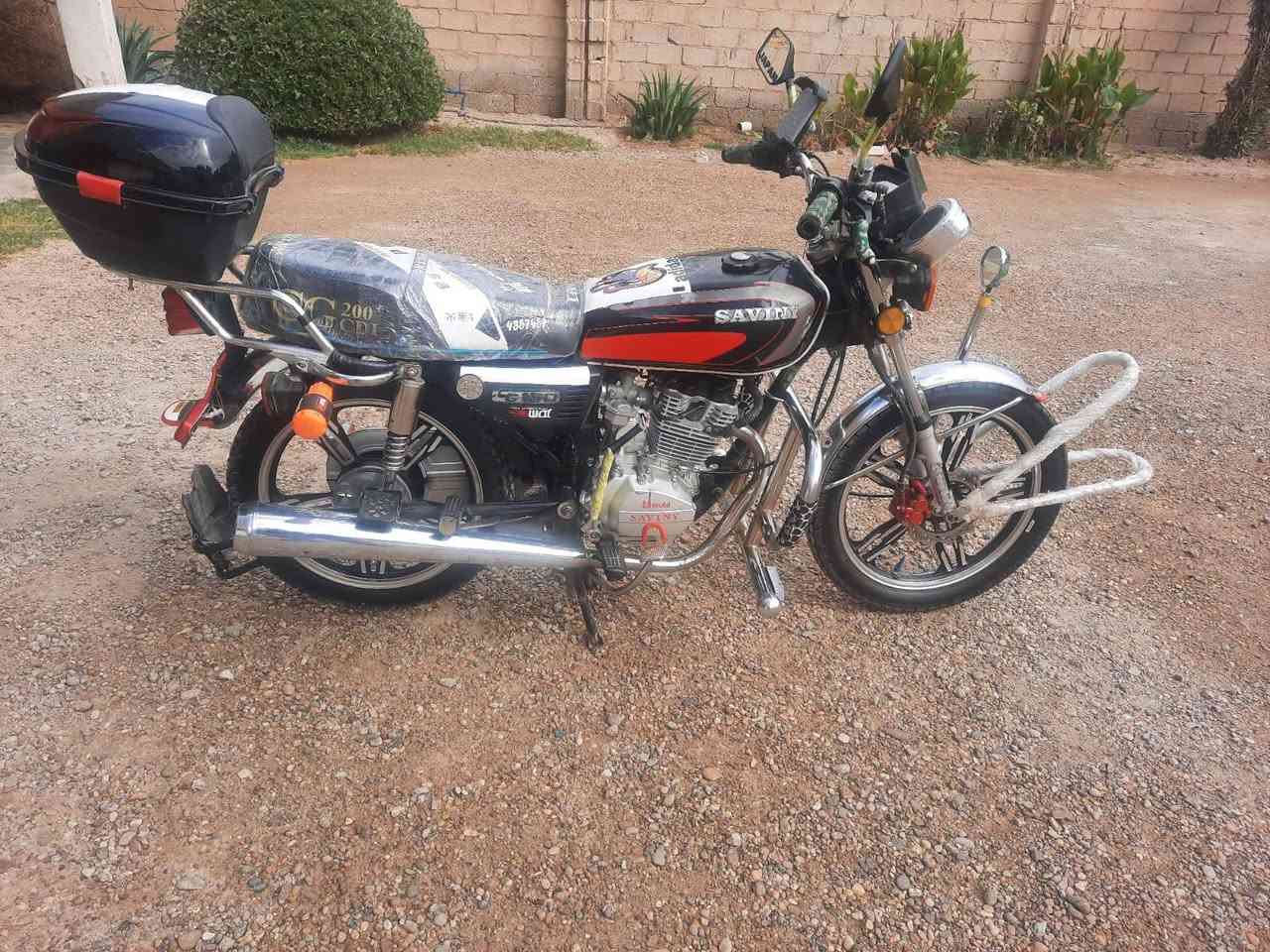 سلام عليكم ايراني للبيع موديل 22 بعده جديد مكفول من كلشي سعره 600 قفل قفل مكاني الخالديه ***********
