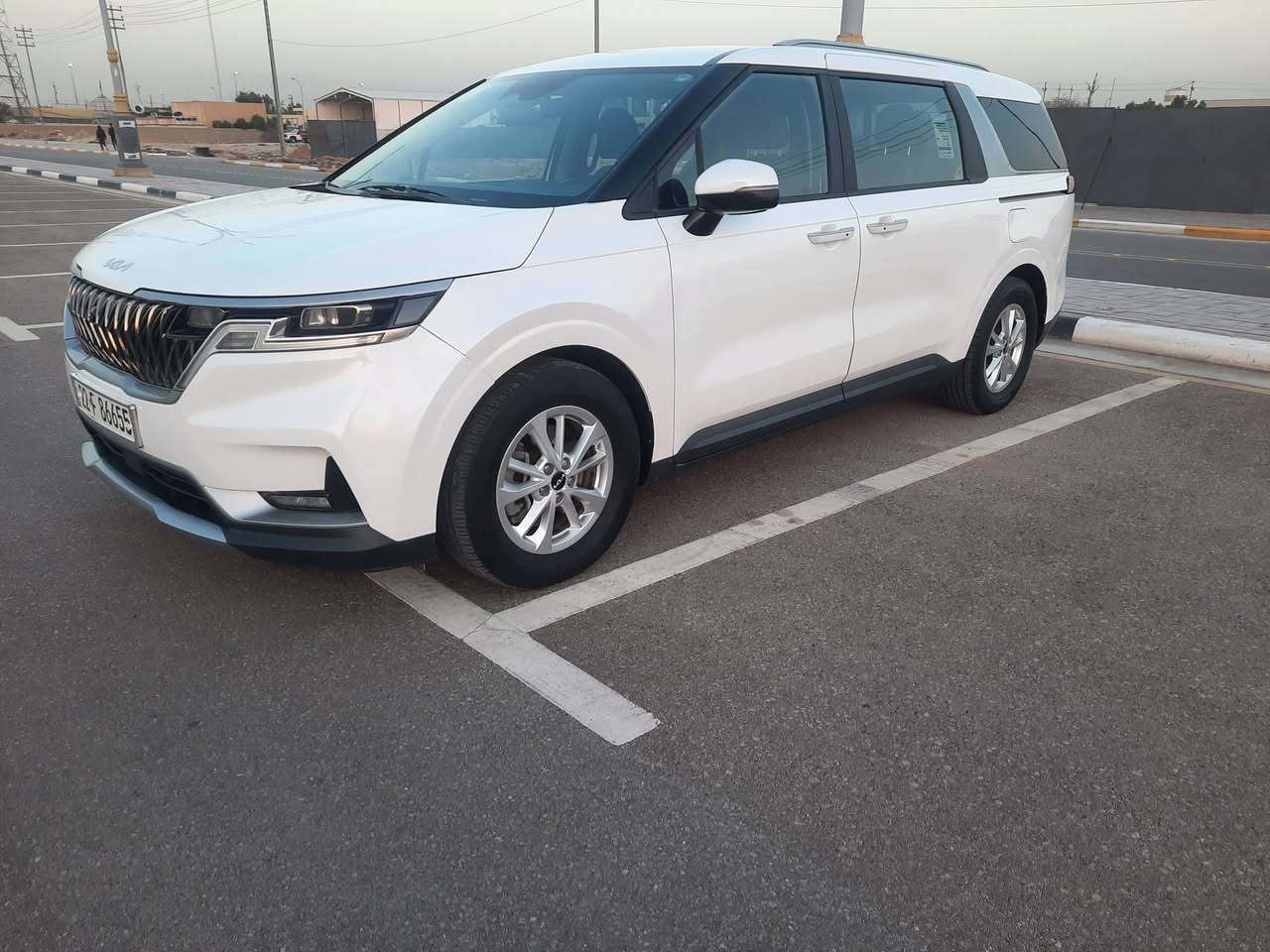 سلام عليكم الاستفسار *********** السعر 225 كيه كرنفال موديل 2022 وارد امريكي حادث نص جملغ امامي نفسه ليبل واحد ولباقي صور الحادث بلمنشور مكفول كفاله عامه السياره جديده جداا. محرك 6سلندر بانزين كير محرك حداديه تبريد مكفولات تخم تأير جديد السياره بررغي مامفتوح بيه موصفات شاشه كامره امامي خلفي بيبان كهرباء اشاره بلمرايه رادارات حساسات خلفيه اماميه تحكم جهتين. بصمه هندربريك بصمه تبريد مركزي بعد بيه موصفات السياره شخط مابيه مكفوله من شخط وبارد رقم اربيل نكليزي سنويه وهزه جديده اسعر 225
