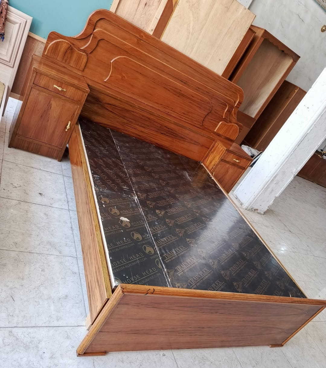 سلام عليكم🙋🏻‍♂️
ملحقات غرفه كاملات شغل صاج خشب عراقي حطاطه نوعيه كلشش راقيه بشرط شغل توب قياس جربايه 155 في 200 نضيفات حيل 😍🫴🏻
تريد ابيعلك شلع كولهن او تريد ابيعلك مفرد يرهم😍

 سعرهن شلع 250 كولهن 😉🔥
جلؤلاء مدخل سيطرة المعسكر  بدخوليه بلظبط عل ايدك الايمنه 🌺 مزاد ارشد الدهلگي
꧁***********꧂
