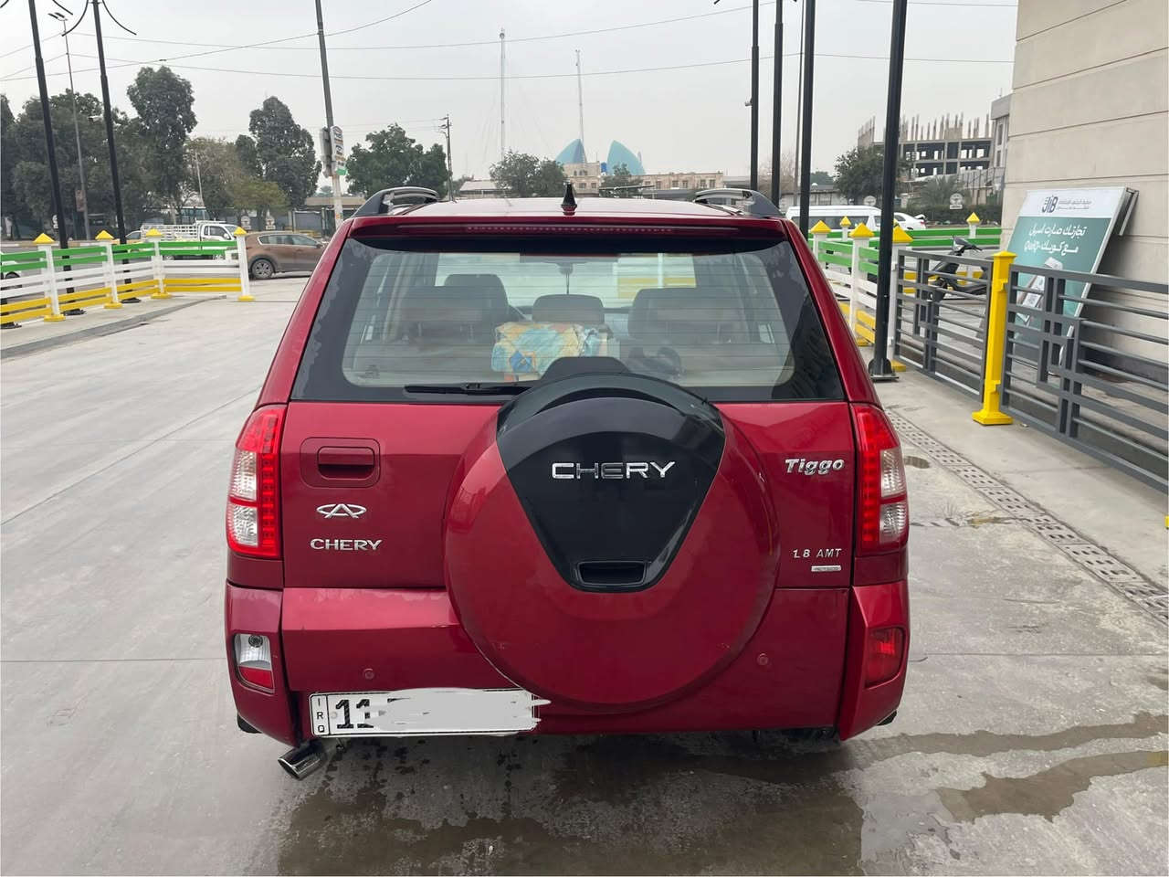 السلام عليكم للبيع شيري تيكو موديل 2013 سياره جديده جدا مكفوله كفاله عامه سياره على وضع الشركة سياره بأسمي رقم انكليزي تحويل مباشر ماشيه116الاف 
العنوان بغداد
شدين شاشه و كامره خلفية 
ويل كب مال موديل 2018
كير كهربائي 
مكينه 1800 
مكفولات
*********** شراي يتصل
