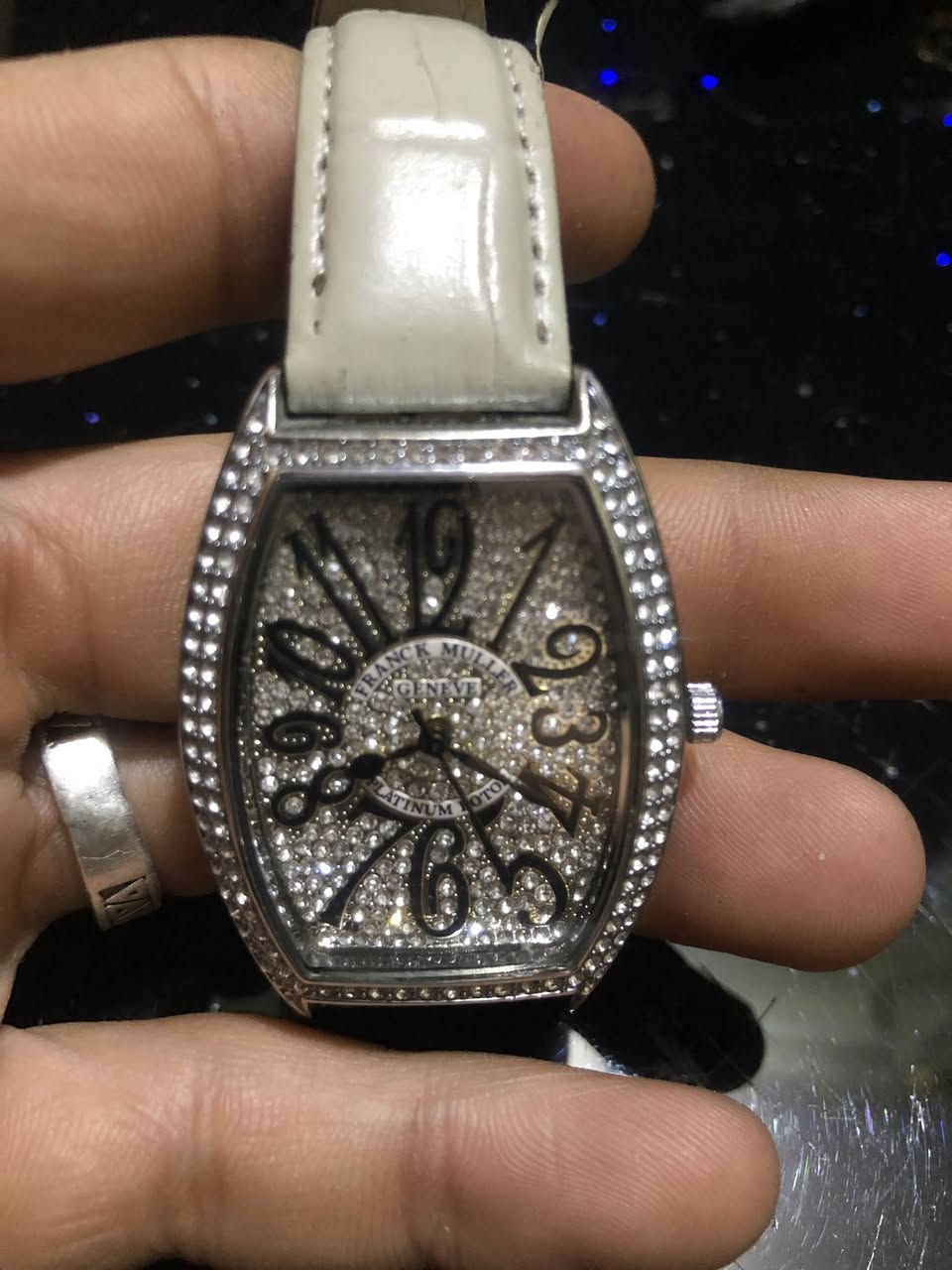 اي ساعه تعجبك ما عليك بس تتواصل خاص معى صوره الساعه


**إذا كنت صاحب هذا الإعلان وتريد حذفه لأي سبب، رجاءا أرسل رسالة إلى الدعم الفني**