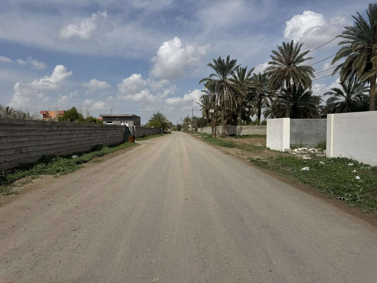 السلام عليكم دونمين ونص ركن 
طابو زراعي بشارع شيخ ونس على طراف العالي عل شارع مباشر واصل ماء وكهرباء حلوات ومرتبات 
سعر الدونم الواحد 65 وبي مجال بسيط 
الشراي يتصل وحياكم الله ***********
