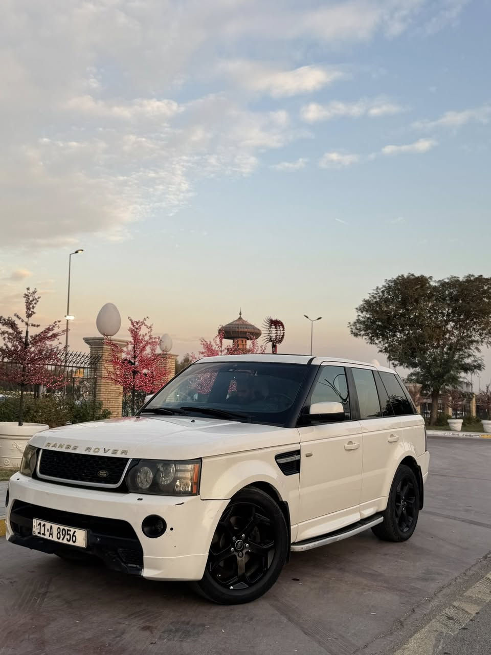 السلام عليكم ورحمة الله وبركاته
للبيع للبيع مستعجل عل  بيعه والمو شراي ليسأل بله زحمة
RANGE ROVER 2008 محدث 2013 رانج روفر
السيارة نظيفة كلشش قطعتين صبغ بس جاملغ خلفي الباقيه مكفولة 
محرك 8 سلندر بدون سوبر المرغوبه كير ومحرك رانج بدون تحوير 
صدر السيارة نظيف 
قطعتين وحدة صبغ جاملغ خلفي وبارد بل جاملغ الخ
مواصفات :.
🛑فتحة سقف
🛑تحكم ستيرن
🛑شاشه
🛑رقم رباعي مميز
🛑 تخم تاير جديد 
وبقية المواصفات المتعارف عليها
مكان السيارة بغداد المنصور شارع ١٤ رمضان
للاستفسار الاتصال واتساب ***********
السعر 100  وبيها مجال وبل خدمة
