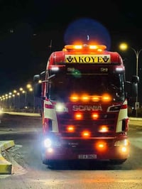 موديل 2011 • محرك V8 • ثلاجة