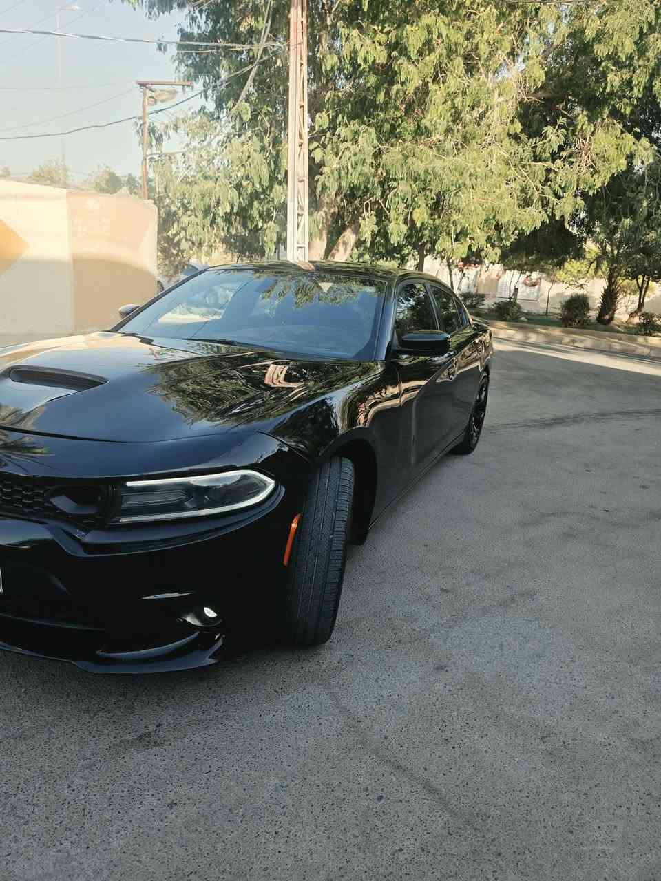 السلام عليكم 
جارجر 2023 اصل رقم اربيل تحويل 
السياره جديدة متصرف عليها دينار 
مواصفات sxt
شاشة كبيرة كار بلي 
تشغيل عن بعد 
كشن كهرباء 
مكينة 3600
العداد 69
السيارة 5 صبغ بدون دواخل 
والمقدمه مال القمارة بيها صبغ
وصور الحادث بالمنشور 
السعر 175 ومجال بسيط
للاستفسار ***********
