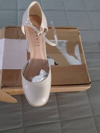 عندي تصفيه محل بضاعه اصليه مو صيني 5000 قطعه لبيع  اكو كم شغله اجهزه ك...