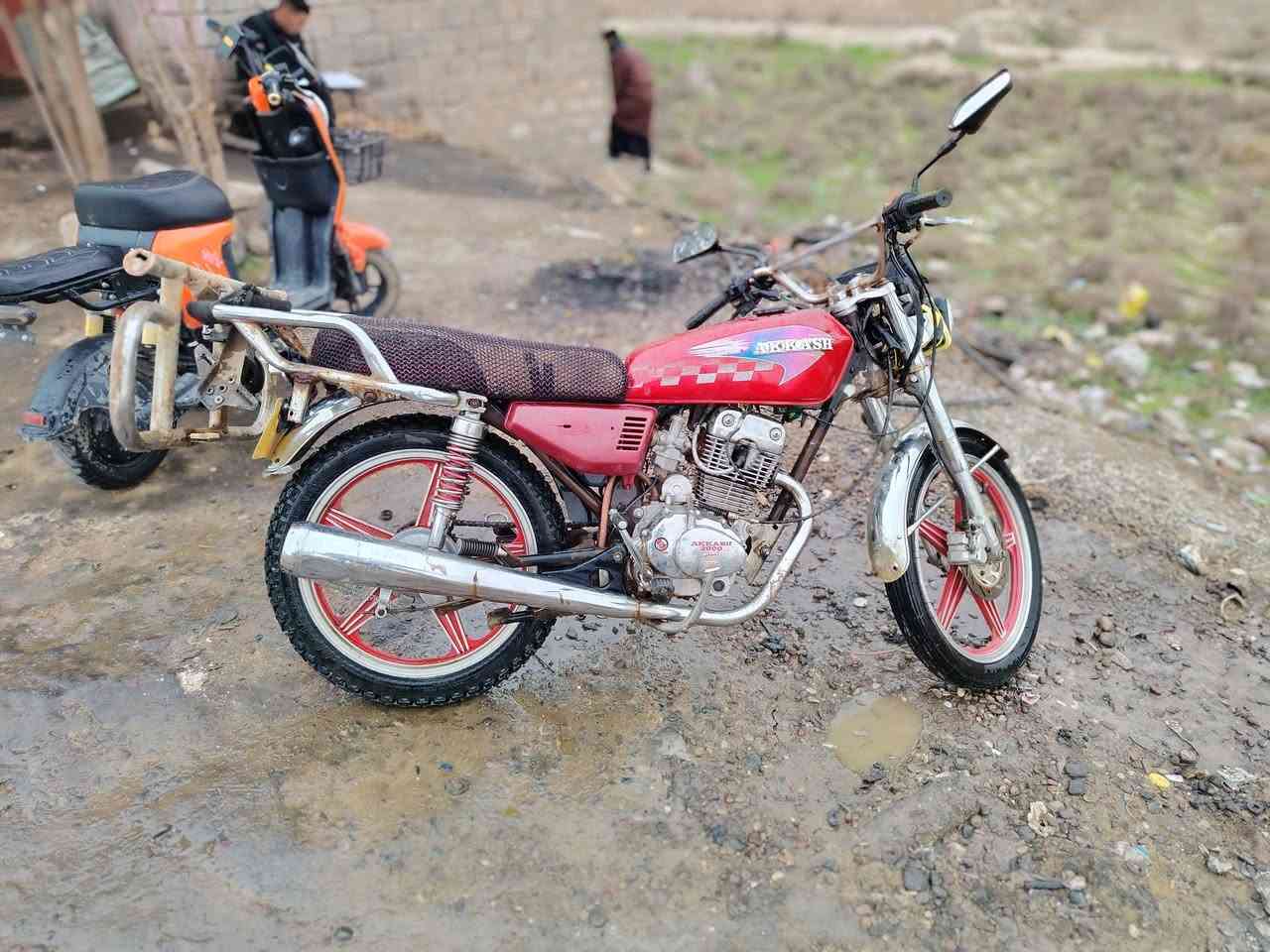 السلام عليكم دراجه بارت محرك 200 السعر 200 وبي مجال م ملاحضه مكلف بل نشر هاذه راعي الموطور بارق الجبوري @إشارة رقم الهاتف
(***********)
