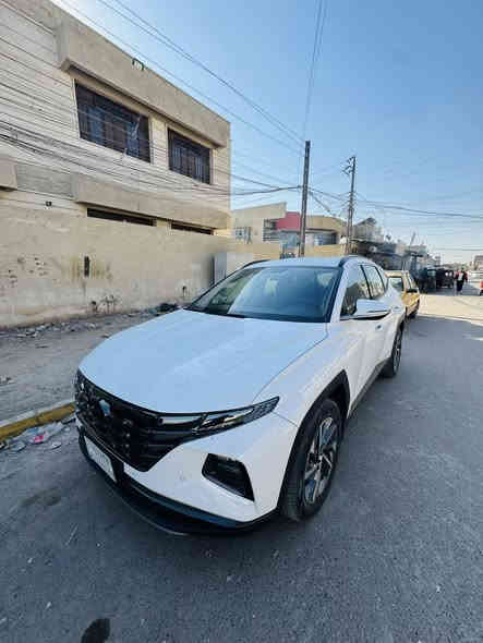 سلام عليكم 
توسان خليجي موديل 2023 للبيع السيارة ماشية 43 الف سيارة بوضع الوكالة سيارة مكفولة من الصبغ والحادث سيارة فول ما عدة البنوراما 
المواصفات :- 
بصمة 
ثنين كشن كهرباء 
سايد بريك دكمة 
حساسات 
ثلاث انضمة قيادة 
مانع تزحلق 
صعود منحدرات 
مري شفط 
قطعتين تبريد 
اوتوهولد
بردة خلفية 
اشاير بالمري 
كامرة خلفية دوارة 
شاشة حجم كبير 
تبريد ثلج 
عنوان :- بغداد / ضباط البلديات 
السعر 215 ورقة 
الاستفسار ***********
