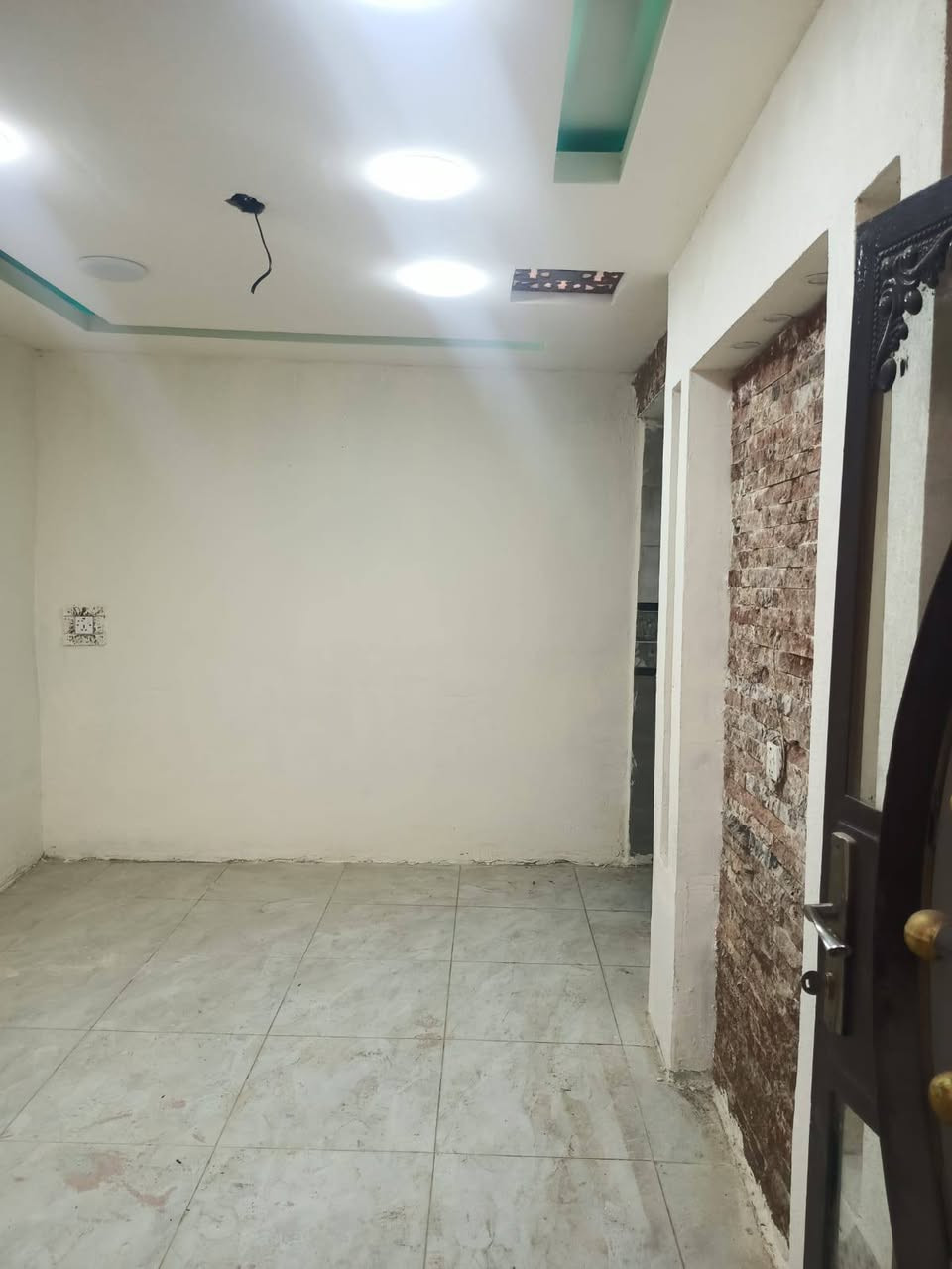 للبيع مشتمل 65م طابقين غرفتين نوم استقبال ومطبخ وحمام تريده سكن تريده استثمار يتأجر ب250 الف سعره ب47 مليون والله سعره اكثر واني صاير عليه ب55 بس لان محتاج واريد ابيعه للاستفسار الاتصال *********** مكانه بناحيه الراشدية شارع المراسمه بفرع ابوجلال مقابل جامع التواب الرحيم
