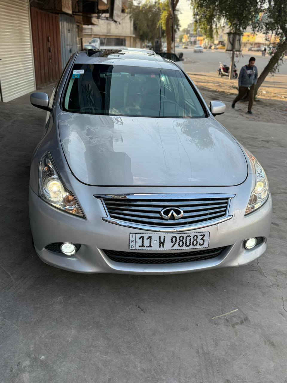 Infiniti  Q40/2015

ملاحضه /السياره منها 2بل عراق وحده واكو وحده ثانيه
ــــــــــــــــــــــــــــــــــــــــــــــــــــــــــــــــــــــــــــــــــــــــــــــــــــ 

المواصفات فول 1/1 :👇

- محرك ٦ سلندر 3700
كامره خلفيه
- دفع رباعي ! يعني فور ويل
- بصمة تشغيل مع بصمة ابواب 
- فتحة سقف سلايد روف
- تبريد ثلج 
- شفتات ستيرن تبترونك
- داخل لون اسود
- كشنات جلد / تبريد و تدفئه
- كراسي كهرباء / خزن ميموري
- ماشيه 57الف يعني زيرو 
- دمام خلفي مع سستم صوت BOSE  سماعات9
- تبريد منفصل قطعتين 
- حساسات خلفية
- دبل اكزوز
- زينون عالي / ناصي / بلوجكترات
- ويل حجم 17 اصلي
او السياره كلش نضيفه او نصبتها حلوه تاخذها متصرف علياها دينار يعني كبل تشغل او تطلع
ـ رقم بغداد الجديد  تحويل او وكاله
ــــــــــــــــــــــــــــــــــــــــــــــــــــــــــــــــــــــــــــــــــــــــــــــــــــ 
الحادث/  قطعه وحده جاملغ امامي ايمن مبدل 
ــــــــــــــــــــــــــــــــــــ
السعر/للبيع او مراوس حسب القناعه
ــــــــــــــــــــــــــــــــــــ
العنوان/ بغداد الكراده
ـــــــــــــــــــــــــــــــــــــ
للستفسار/***********
ـــــــــــــــــــــــــــــــــــــ
