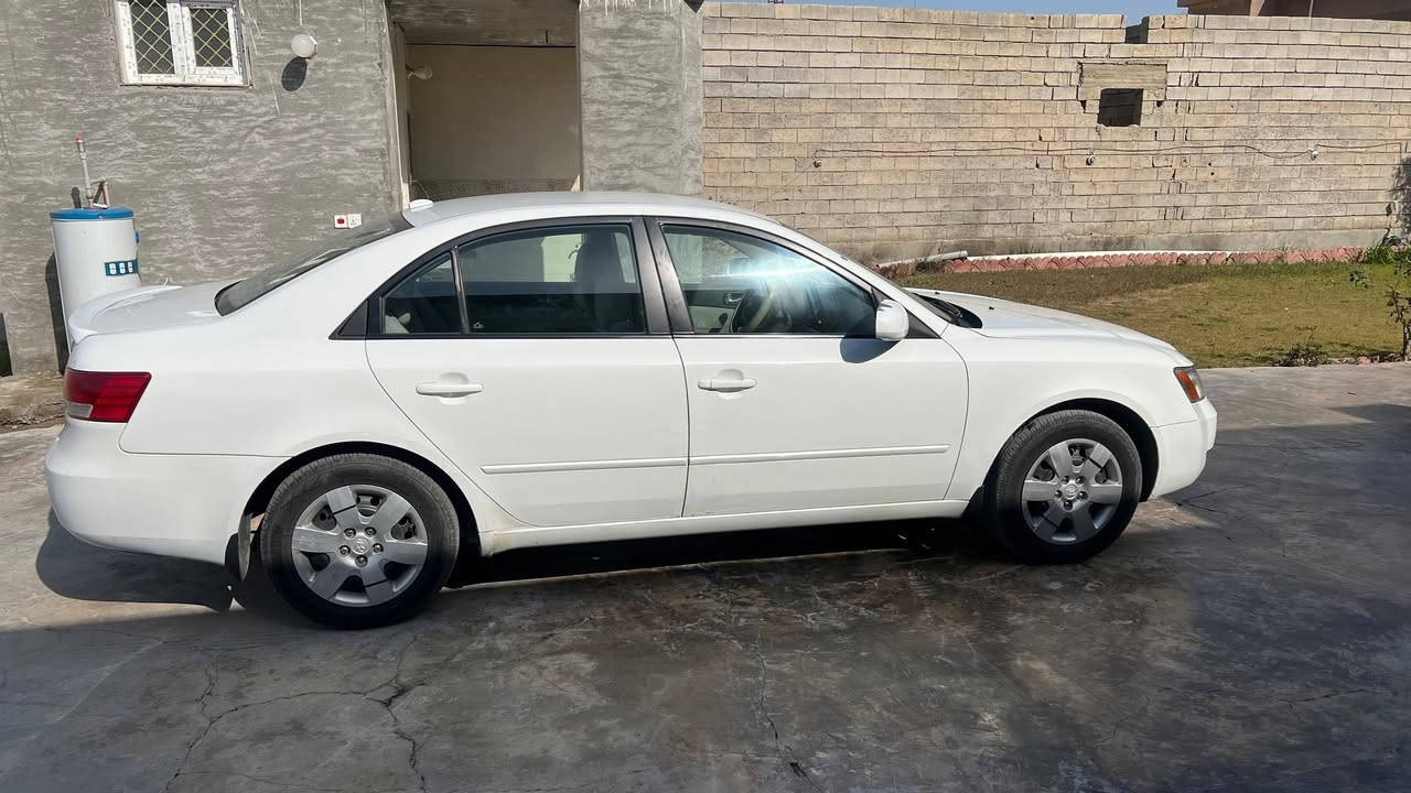 السلام عليكم..
للبيع... هيونداي سوناتا موديل ٢٠٠٨ وارد أمريكي لون ابيض.. بيها باب السائق مبدل نفس اللون.. والباب الايسر الخلفي بيه كلير وبيها بارد بالباب الأيمن.. السياره ليبل واحد. (عدا باب السائق).. گير و محرك .. تدفئه وتبريد كلها كفاله.. صدر و تايرات كله جديد.. السعر ١٠٤ و بيها مجال. 

للأستفسار االإتصال على الرقم

***********
