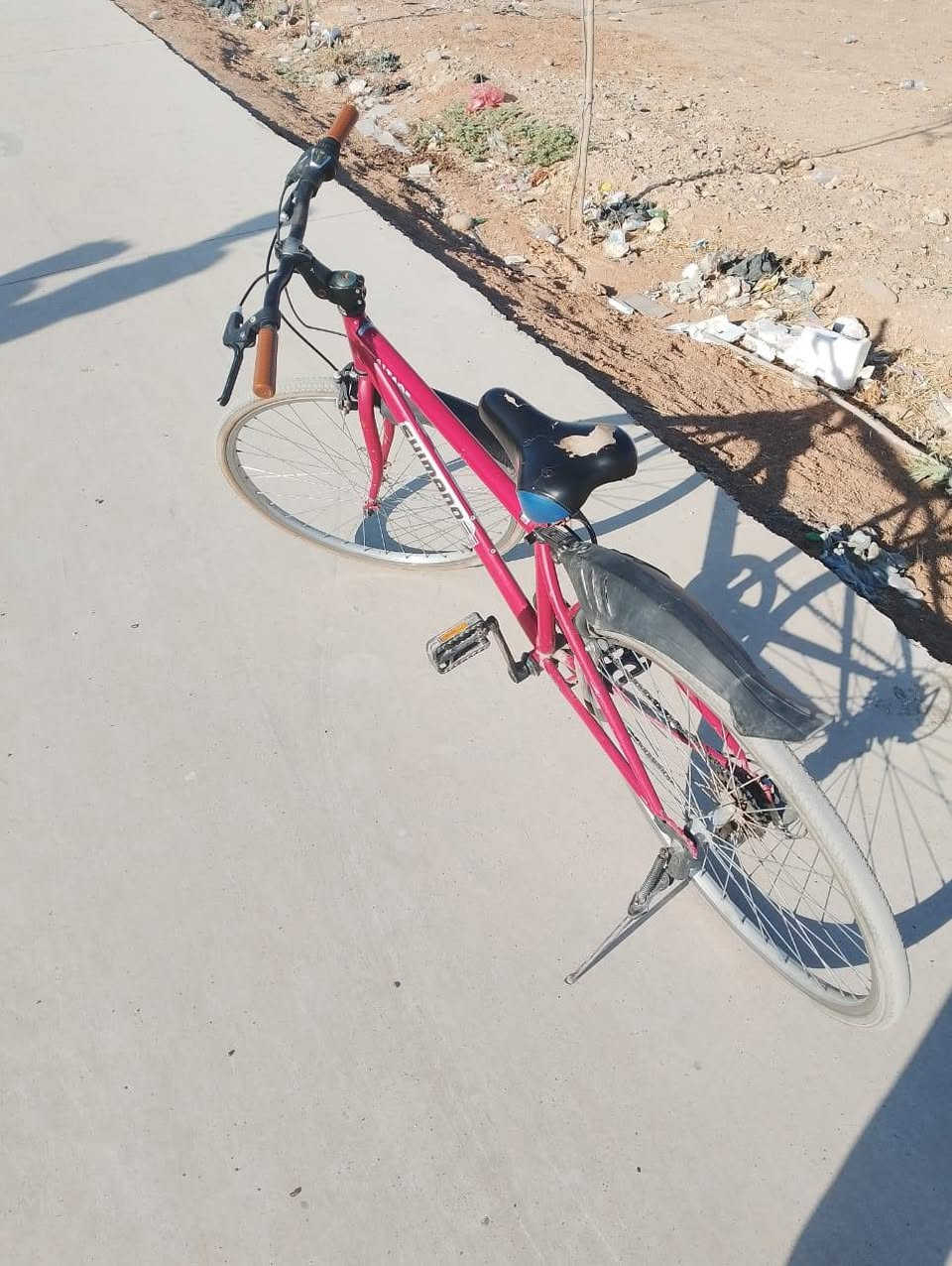 السلام عليكم للبيع بايسكل مال باله اصلي من شركه شامون كلو شغال ومابيه اي عواج بل وياله كير وبريكات كلو شغال وشركه السعر 90 مكاني موصل الجديده رقمي ***********وبيه وتساب هم
