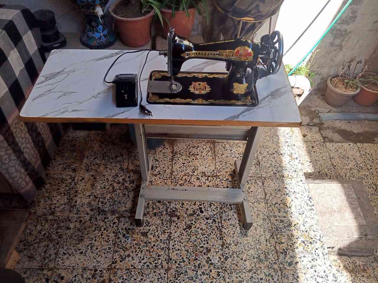 مكينا خياطة فراشة جديدة ما مستخدمة قيم وخذ مكاني الموصل ***********
