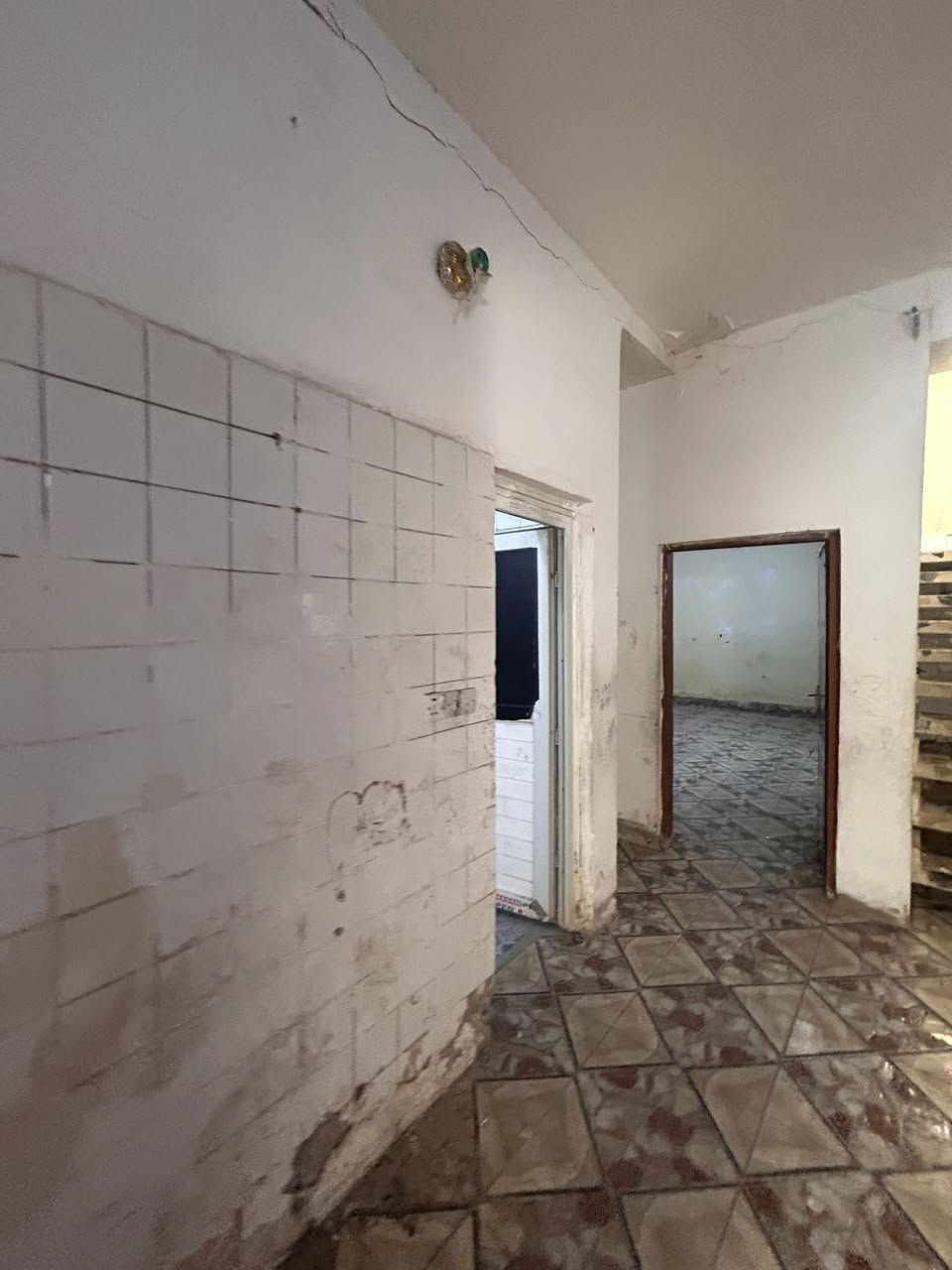 دار للإيجار العسكري الاول 

استقابل - مطبخ - صحيات - كراج - غرفتين - صاله
كراج حديقه 
⁨ ⁨ 
🔵إيجاره ٤٥٠مجال بسيط

سجاد الشمري للاستثمار العقاري 🔵
***********
مرجعة  طيبه للاستثمار العقاري تقاطع النسر
