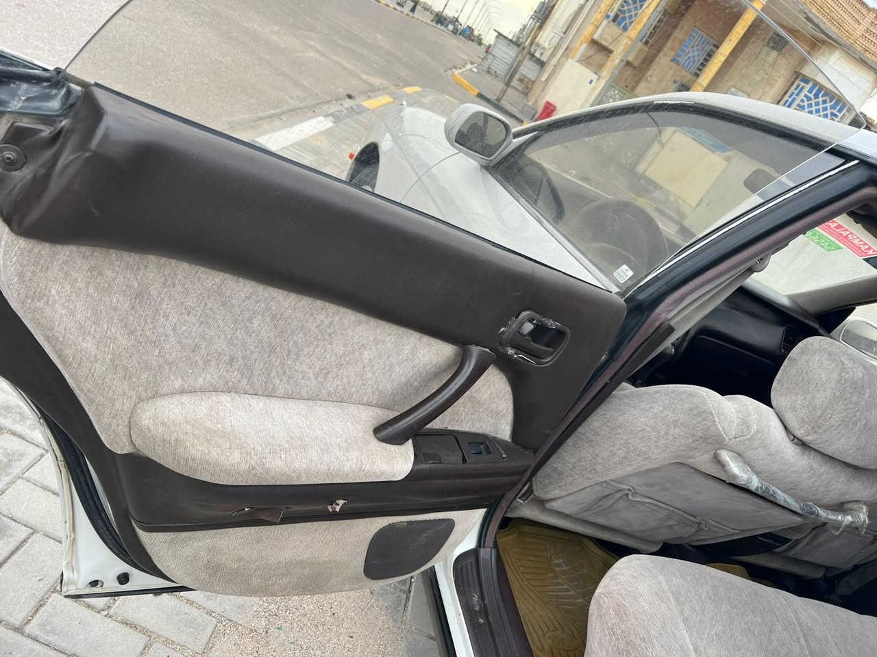 السلام عليكم بطه منتصل للبيع موديل 1995 مشروع وطني رقم نكليزي سنويه لغايه 2030 مكفوله من الكص ونقل الجثه والضربه محرك وكير بلكارتون تبريد ثلج كهربائيات كله شقاله طخم تاير ويلكب اصلي فنر بلاد لايت عالي ناصي مسجل سياره جديده عنوان البصره السعر 63 بيه مجال هذه رقم الهاتف ***********
