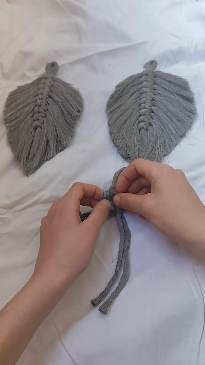 الريشة من القطع المميزه في  المكرمية 🪶🧶
#مكرمية #أعمال_يدوية #ديكور_بوهيمي #ريشة_مكرمية #هاند_ميد تصميم_داخلي


**إذا كنت صاحب هذا الإعلان وتريد حذفه لأي سبب، رجاءا أرسل رسالة إلى الدعم الفني**