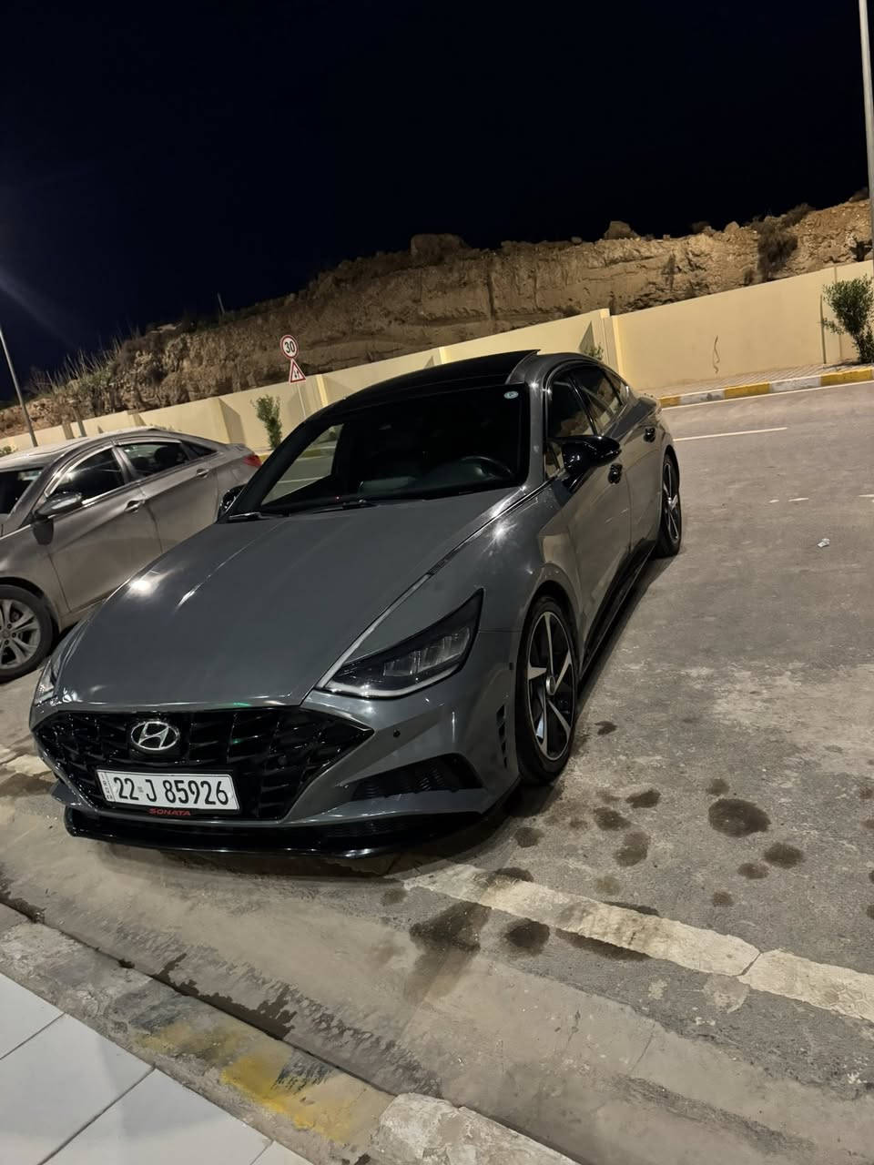 السلام عليكم
سوناتا 2021
فول مواصفات SE بلاص 
مكينه 16 تيربو
بانوراما شفتات مضخم سماعات دشبول اكتروني بيها مواصفات بعد
كشنات هيتر 
مكينه وكير ابشرط
هزه وسنويه جديده بسمي كابون بانزين ماستر
ماشيه 82 كيلو متر
ضرر ربع بوند صبغ جاملغ بارد خفيف يم لايت فقط
سياره جديده 
السعر 185 بيها مجال بسيط 
الرقم الهاتف
***********
***********
