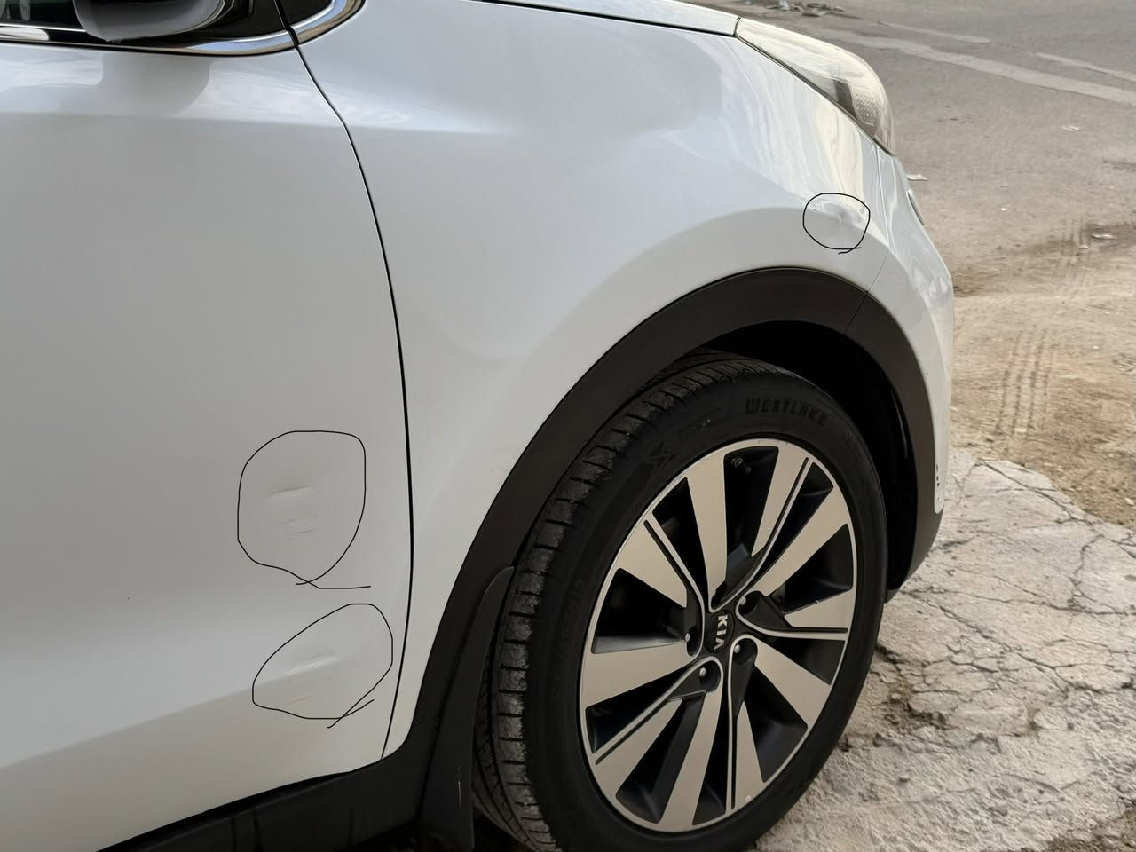 كيا سبورتج 2018 خليجي
مكفوله
بيها بارد بهلال الجاملغ الامامي 
رقم بغداد بأسمي
نص فول
اشاير بالمري
مري شفط
يدات نيكل 
كشنات جلد ومخمل
تبريد بيانو 
مناخ منفصل
حساسات امامي خلفي
كامرة خلفية 
كير مكينة مكفول 
ولا كلوب مشتغل بيها 
ماشية 93 الف كيلو 
السعر 190 $
***********
 العنوان بغداد
