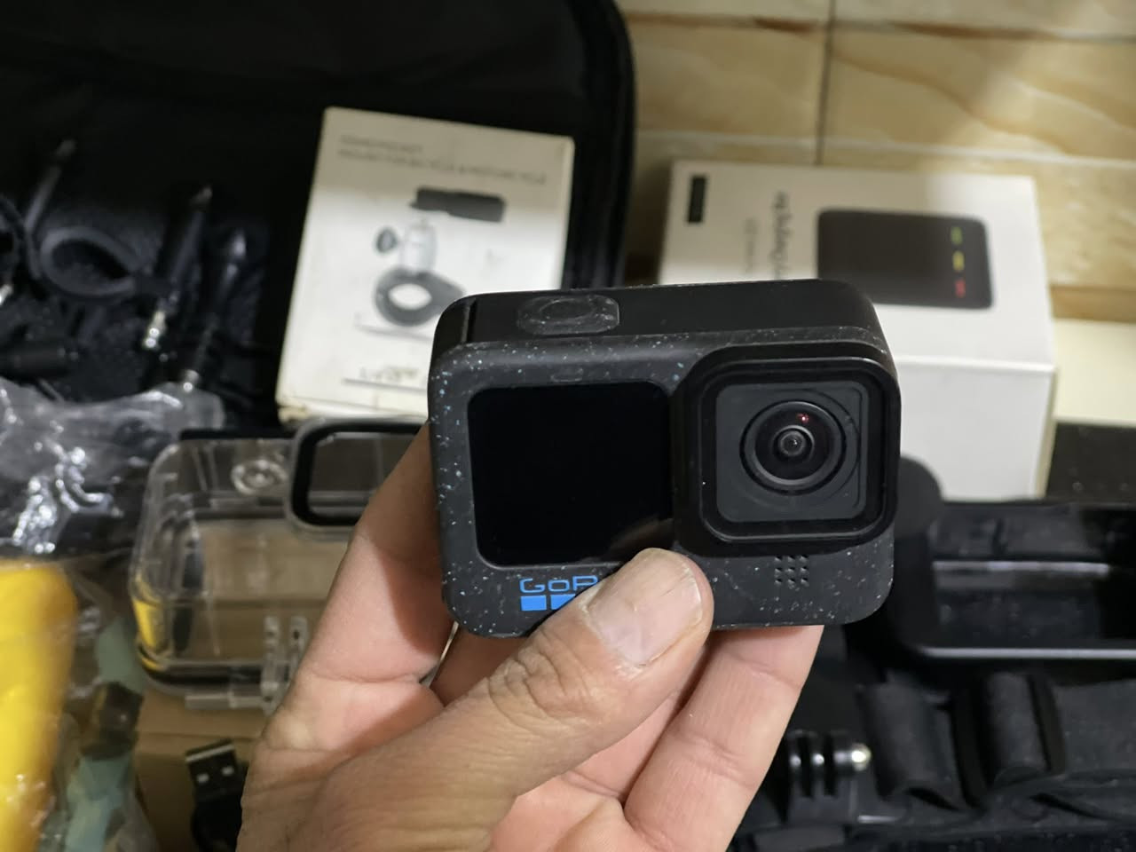 للصناع المحتوى جبتلكم شي كامل مكمل يعني اي شي متحتاج بعد كلشي موجود وياها . وبشرط الفحص وشغله مكفوله الله شاهد . 
كوبرو 12 مع معدات كامله شواحن عدد 2 بطاريات 4 
استاند 2 مقبض ايد كفر حمايه من المي استاند دراجه استاند مثبت عدد 2 سيارة. حزام ضهر للكوبرو. حزام الرئس . ومفاتيح معدات جدد السعر ٤٦٥ الف كامله 
مكاني بابل توصيل موجود . ***********
