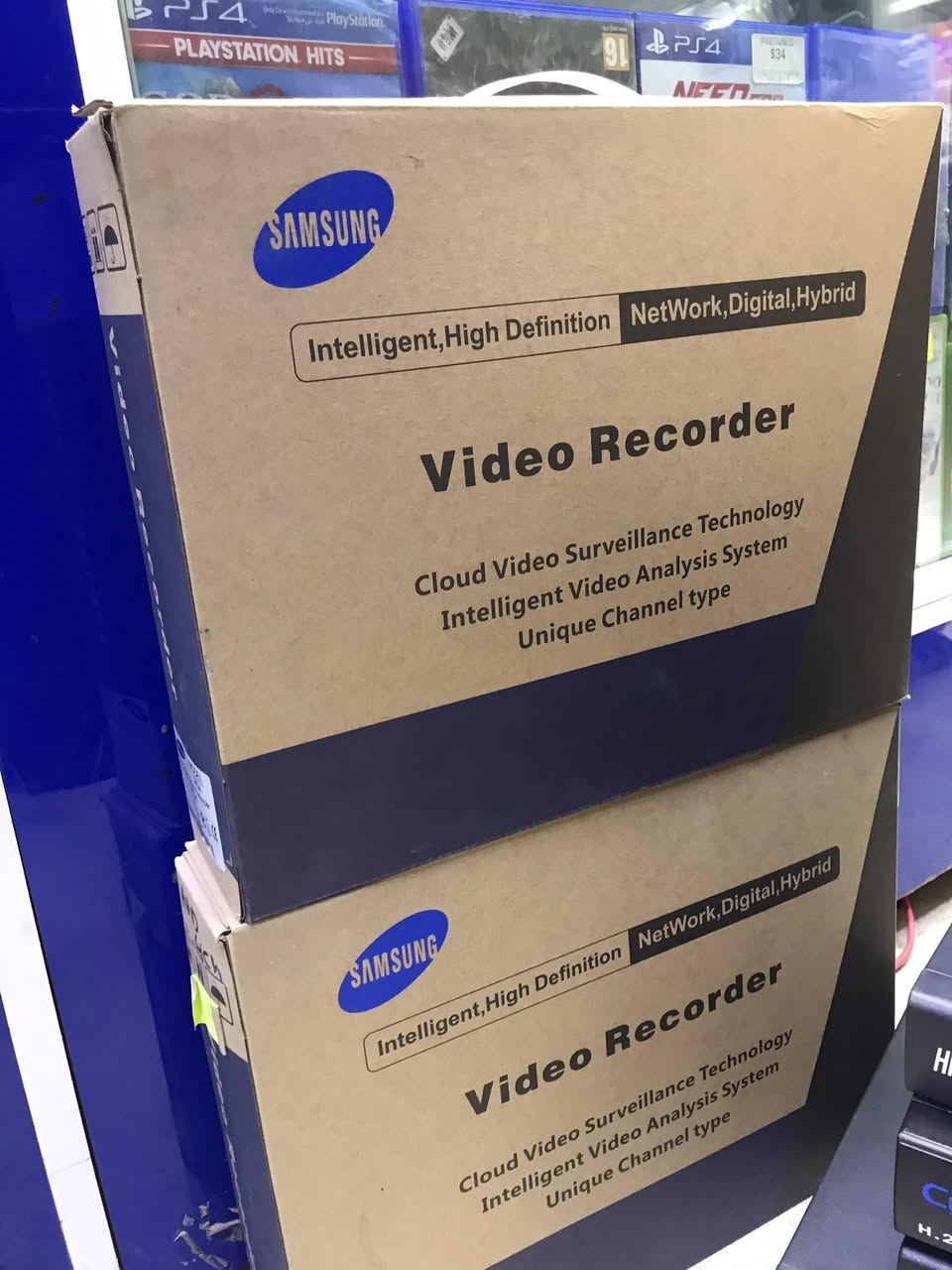 مجموعه من اجهزه DVR  و XVR  لبيع العدد 20 قطعه شرط الفحص ابيعهن شلع توصيل موجود ***********
