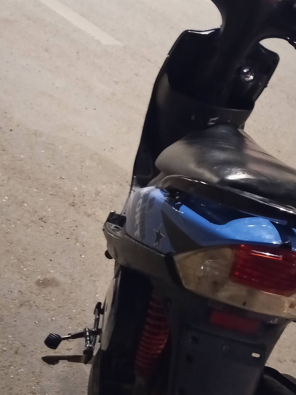 سلام عليكم ماكس مفوله واحد علا واحد ما ناقصها شي درجه صالنصه رياضي  fm كلجات رياضي دبلات رياضي  مكاني كوت  رقم ***********
