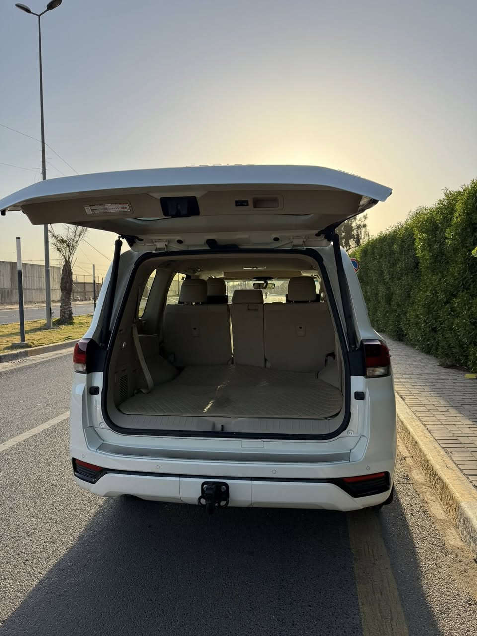 للبيع فقط لاندكروز2022 سبعينيه ساز ام التطبيق مواصفات 3 شاشات حساس امامي خلفي كشن كهرباء كشن تبريد محرك 4000 تنفس طبيعي كامله من كلشي وجاهزه متصرف عليها دينار تخم تاير وباتري جديد ماشيه 58 الف السياره جديده جداً ومكفوله من الدعاميه الى الدعاميه عنوان بغداد شارع السفارات السعر 63$ الف وبيها مجال ***********
