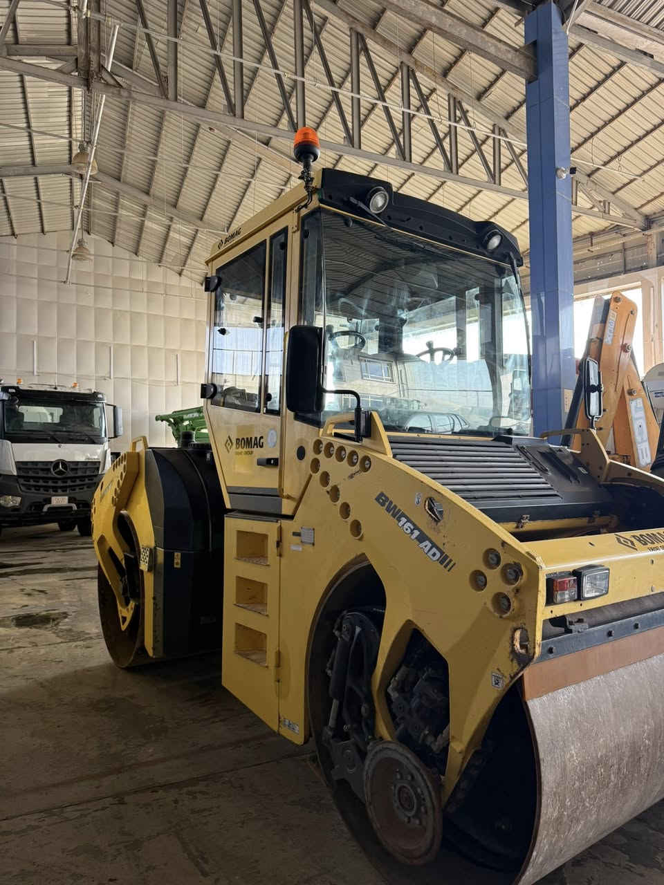 عادیلە bomag 161 مودیل 2010
للبیع اربیل شارع ١٠٠ شرکە کرکوک 
*********** وەتسئاپ
