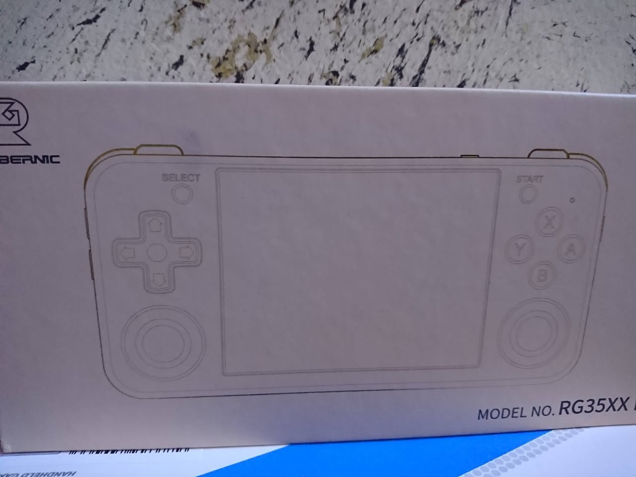 السلام عليكم جهاز العاب محاكيات جديد لوك رام 128 ورام 64 السعر 60 الف رقم الموبايل ***********
