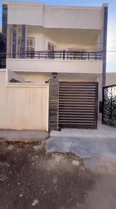 سلام عليكم بيت للبيع مساحه ١٥٠ متر طابو ملك صرف سكني موقعه الراشديه القدس حي الأعلام بصف الشارع العام وجه٧ ونص والنزال ٢٠ البيت بي ٤ غرف نوم ومن ضمن البيت الكاونتر هم للبيع لاستفسار اتصل ***********
