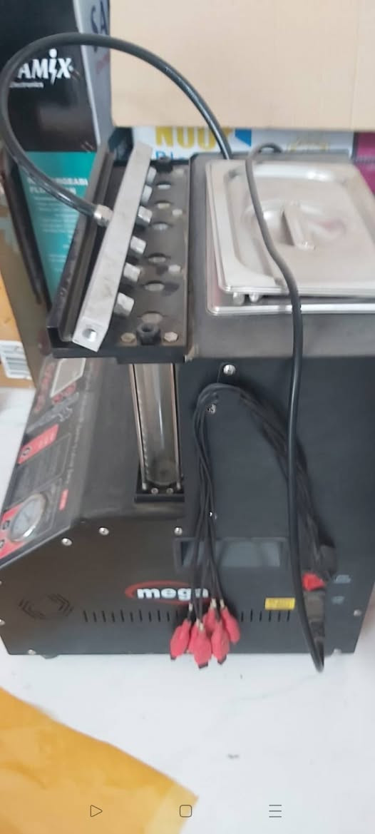 السلام عليكم
اجهزة للبيع مستخدمه شي قليل بعدهن داخل الضمان.
1_ جهاز تنظيف نوزلات يشتغل دوش و GDI اوتو 690$
2_ جهاز قشور الجوز لتنظيف بيت الولف 260$
3_جهاز سموك لفحص الليك 160$ 
4_ جك زرافه نظيف كلش 160 الف
ممتواجد ع نت للاستفسار ***********
