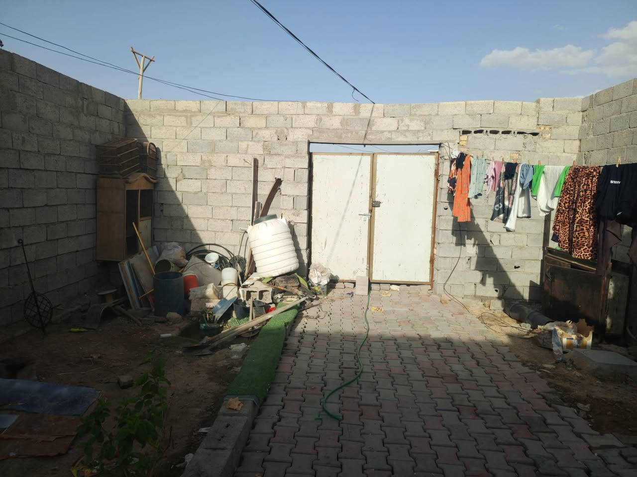 بيع مستعجل  بيع مستعجل  بيع مستعجل                  لغرظ العلاجه يجافيكم الشر شراي اتصل ،                                         السلام عليكم شباب عندي بيت تجاوز ب 28 يصير نهاية شارع ابو سمير صاير بظهر الشارع العام  مساحته 160متر البيت بي غرفتين وحمام تواليت الصاله عوز بس ظلع واحد وباب وشباج وهاي الصور اخي قريت المنشور وهاي الصور هم شراي خابرني مو شراي لاتخابر وتعبني وتعب نفسك
متوازي على بيع مالته 
السعر من الاخير 7مليون نقد عجبك السعر خابرني اخوي وتاج راسي ،، بيع مستعجل
بيع مستعجل  بيع مستعجل  بيع مستعجل                  لغرظ العلاجه يجافيكم الشر شراي اتصل ،                                         السلام عليكم شباب عندي بيت تجاوز ب 28 يصير نهاية شارع ابو سمير صاير بظهر الشارع العام  مساحته 160متر البيت بي غرفتين وحمام تواليت الصاله عوز بس ظلع واحد وباب وشباج وهاي الصور اخي قريت المنشور وهاي الصور هم شراي خابرني مو شراي لاتخابر وتعبني وتعب نفسك 
***********
