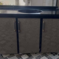 للبيع السعر ٧٥ وبيها مجال اتصال 07718439685