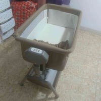 سرير اطفال • ع كهرباء • واسطي