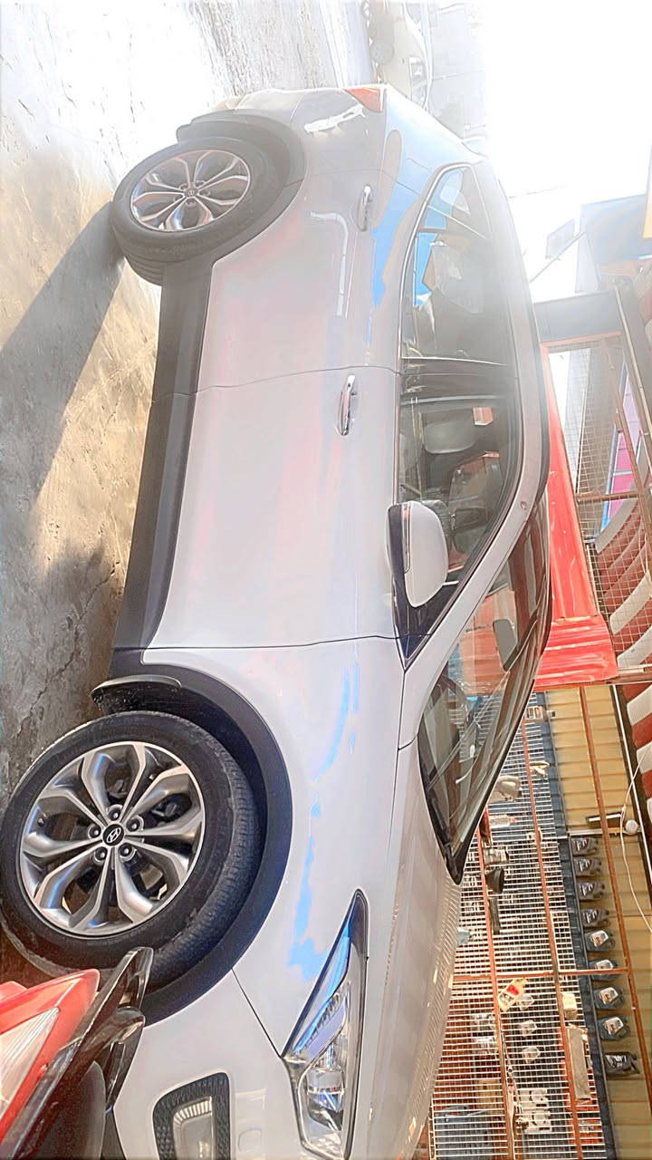 سنتاافيه 2015
خليجي بدون صبغ 
6 سلندر فول 
190
مكاني الكاظمية 
***********
