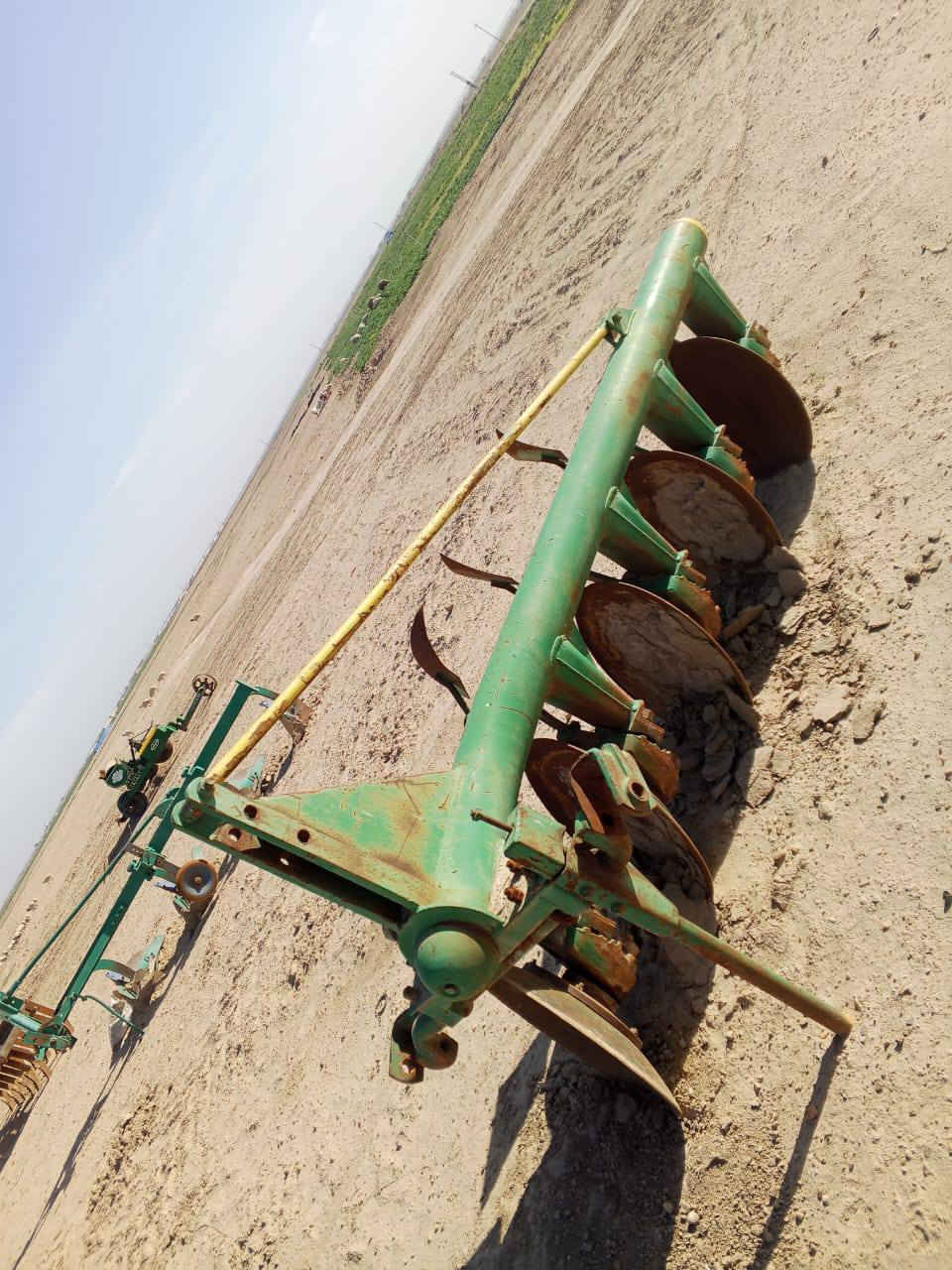 فدان لبيع 5 صاج 
الاتصال. ***********
