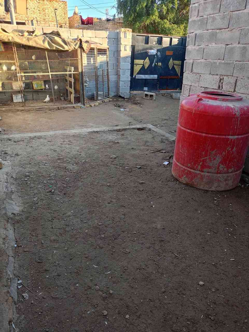 ‬‏ بيت لبيع زراعي يتكون من غرفتين وصاله ومطبخ وصحيات الحمد يم نزلت شيخ بيت مامسكوف هيكل 150متر *********** تصلو عله رقم
