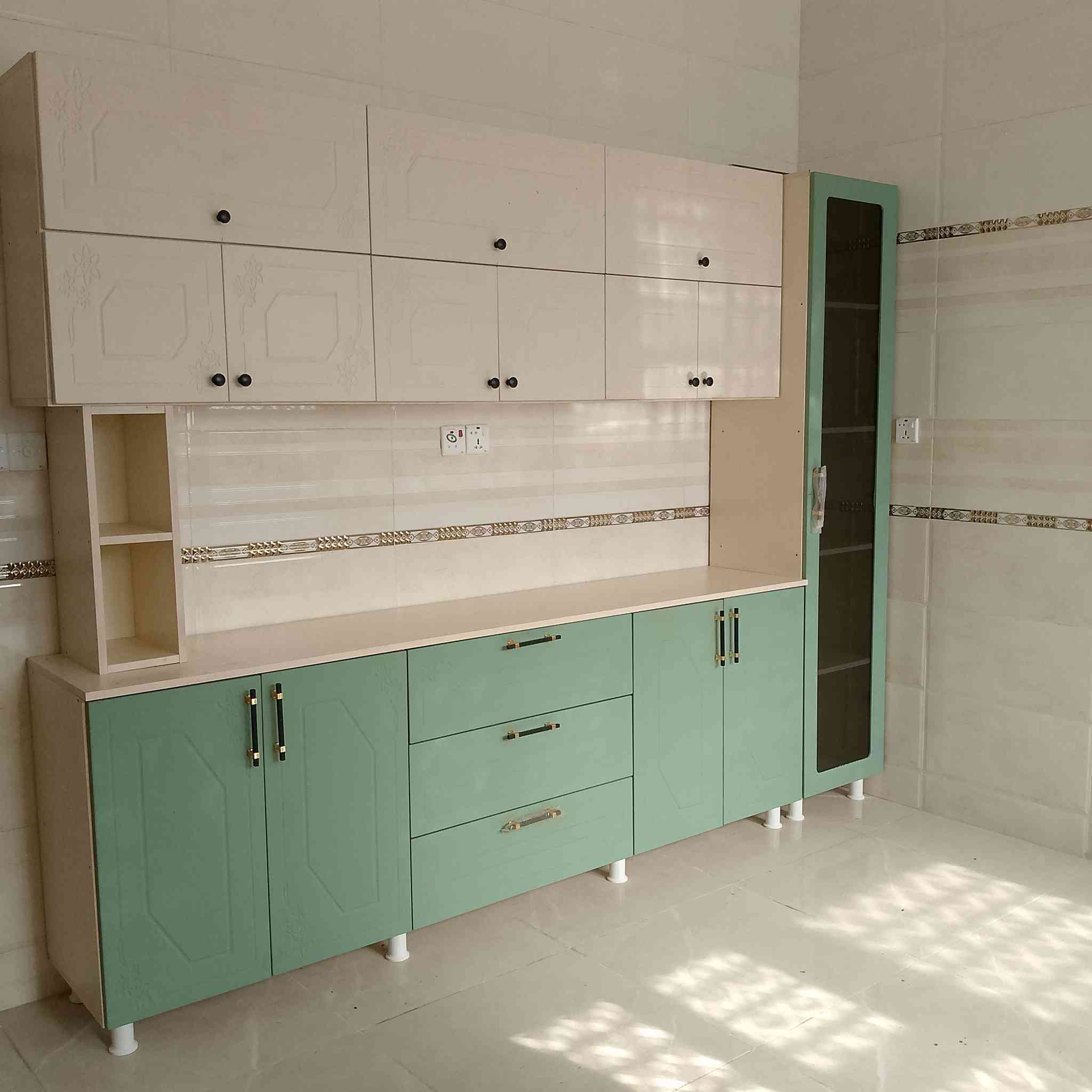 كاونتر وسنك لبيع خشب تركي hdf درجة اولى ضمان 4سنوات مع خدمة توصيل مجاني محافضات ***********
