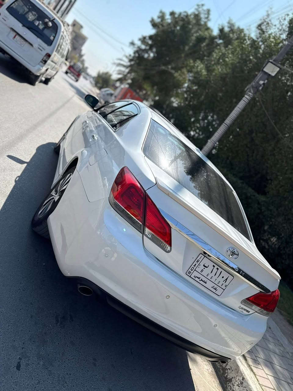 السلام عليكم

افلون موديل 2011 

خليجي فول مواصفات 1/1 فتحه 6بصمات 

مكفوله من الضربه وكافه الاصواليات بدون تكشيرة بالصبغ

داخل بيجي جلد نظيف جدا بدون شك او خياط 

تبديل باب خلفية لون اصلي شركة 

كأمره شاشه تحكم ستيرن مثبت سرعه كشنات كهربائيه مع تبريد بالكشنات تبريد ثلج حداده تخم تاير مكينه جديدة 6V3500 لوك جديده حتى صوت رواجز مابيه 

السعر 20.700 وبيها مجال الشراي بي خير ويدلل 

مكاني بغداد البنوك 

اي استفسار حاضر 

*********** بغداد, العراق
