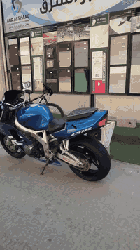 للبيع هوندا CBR 919 مكفولة كير و محرك وكهربائيات صافية و خرسة (صفارة) ...