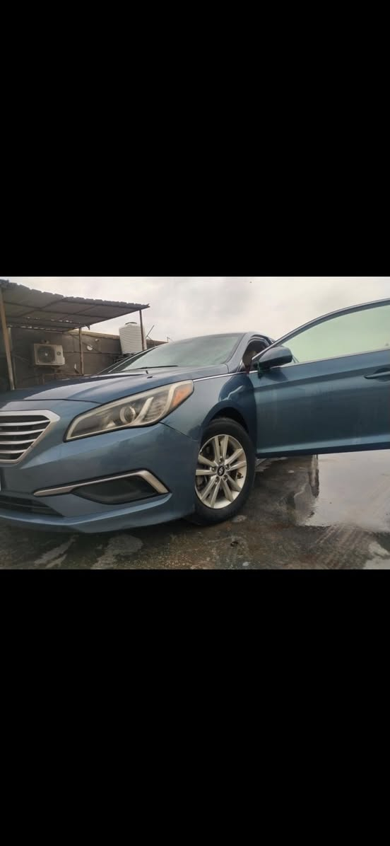 السلام عليكم سوناتا 2016امريكي بيه شبرين ضربه عله بارد والباقي مكفول من صبغ وضربه قويه وتبديل مكينه 2400
سياره بسمي 
تخم تاير 
الرقم ***********

