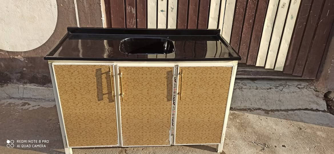 للبيع سنك متر و30 كرانيت شغل ثقيل نظافه 90% المكان موصل رشيدية السعر 90 بي مجال
الرقم***********
***********
