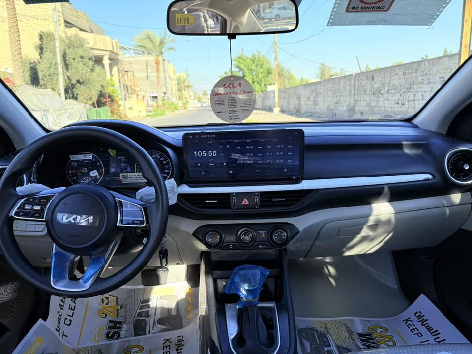 سلام وعليكم سيراتو  2024 مكينه 1600 سياره جديده ماشيه 25 الف سبير منازل كفاله عااام  السعر 168 وبيها مجال العنوان بغداد حي العامل ***********
