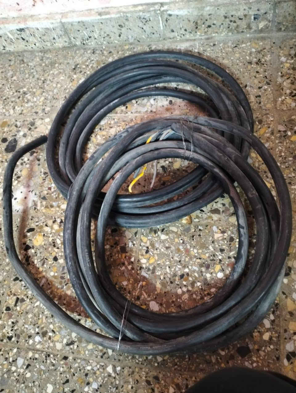 كيبل اردني 4×10 طول قطعتين 18ونص  كله سعر المتر 5 +راوتر مع واير ب٣٠


**إذا كنت صاحب هذا الإعلان وتريد حذفه لأي سبب، رجاءا أرسل رسالة إلى الدعم الفني**