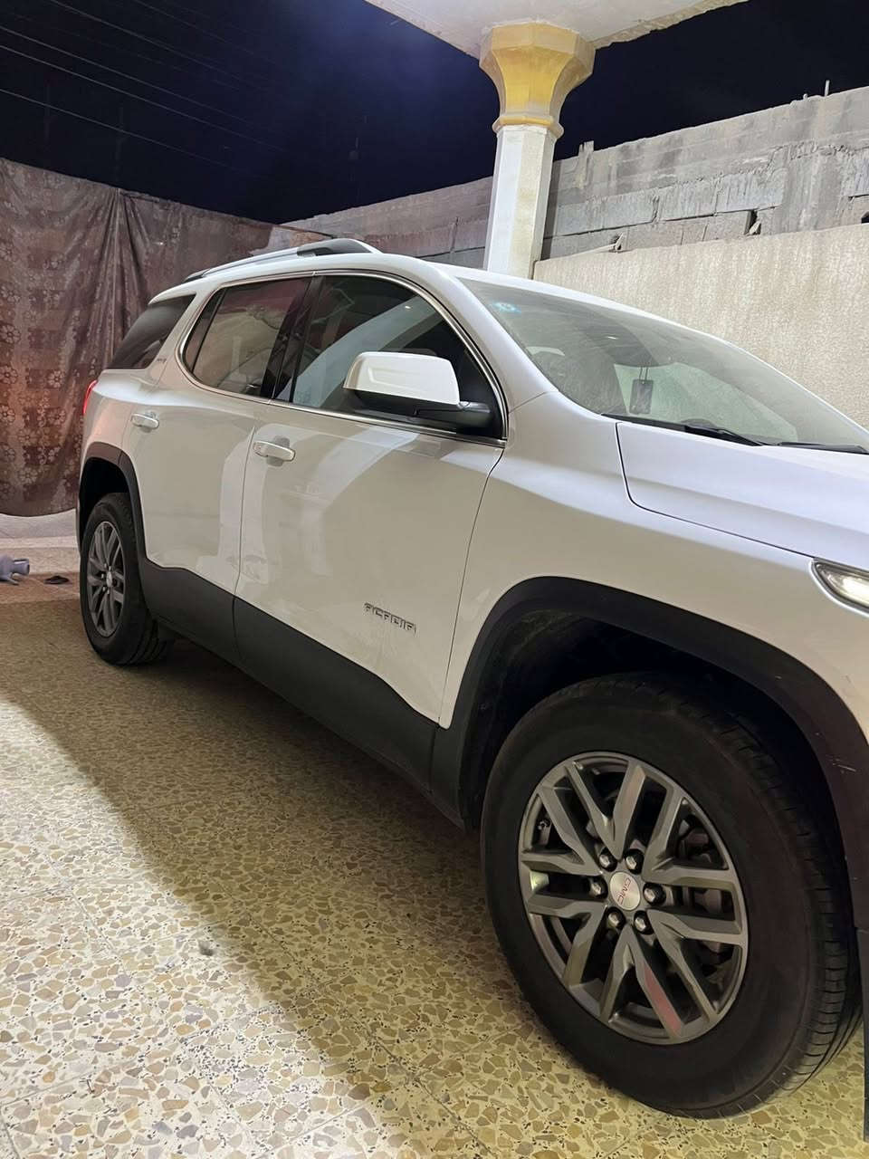 سلام عليكم
سيارة اكاديا موديل 19 وارد امريكي حادث جداً بسيط
محرك6 سلندر
سيارة مواصفات SLT فول مواصفات معروفة
تنته +بانوراما
تخم تايرات جديد
رقم بغداد دولي بأسمي تحويل ثاني يوم
سيارة جاهزة ونظيفة وكفالة كير ومحرك شغل وطلع بيها لكربلاء 
سعر المطلوب215$ وبيها مجال بسيط
مكان السيارة البصرة
رقمي ***********
