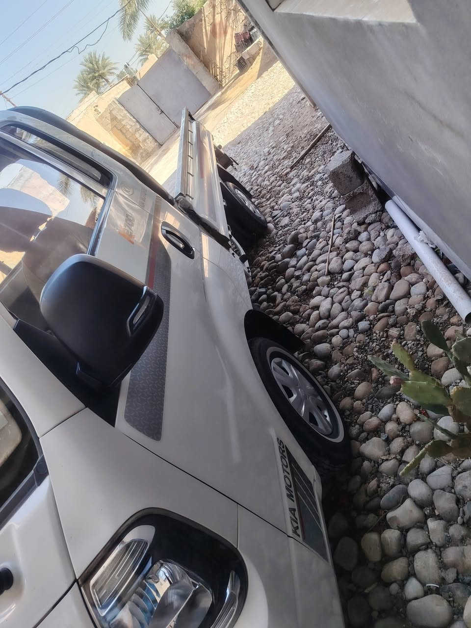 السلام عليكم سيارةكيا حمل 2020 رقم بغداد مكفوله كفاله عامه نضيفه خير من الله ما شيه 60 الف فقط السعر على الخاص هاذ الرقم *********** المكان ديالئ
