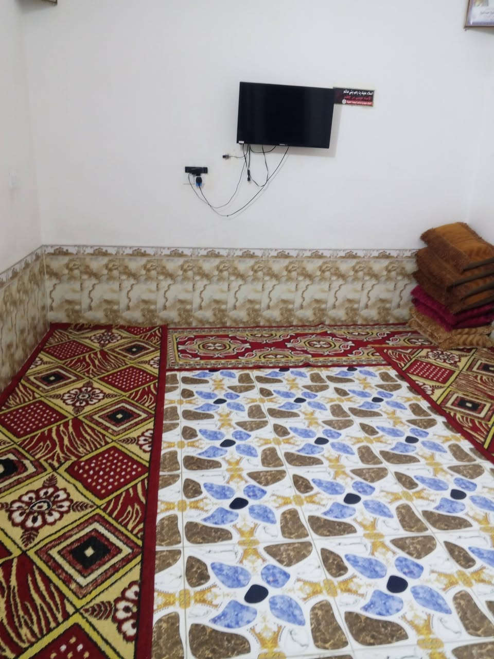 بيت البيع مساحه 220 صوب بني ركاب على طريق شريكات يبعد على شارع 100 متر
تصال ***********
