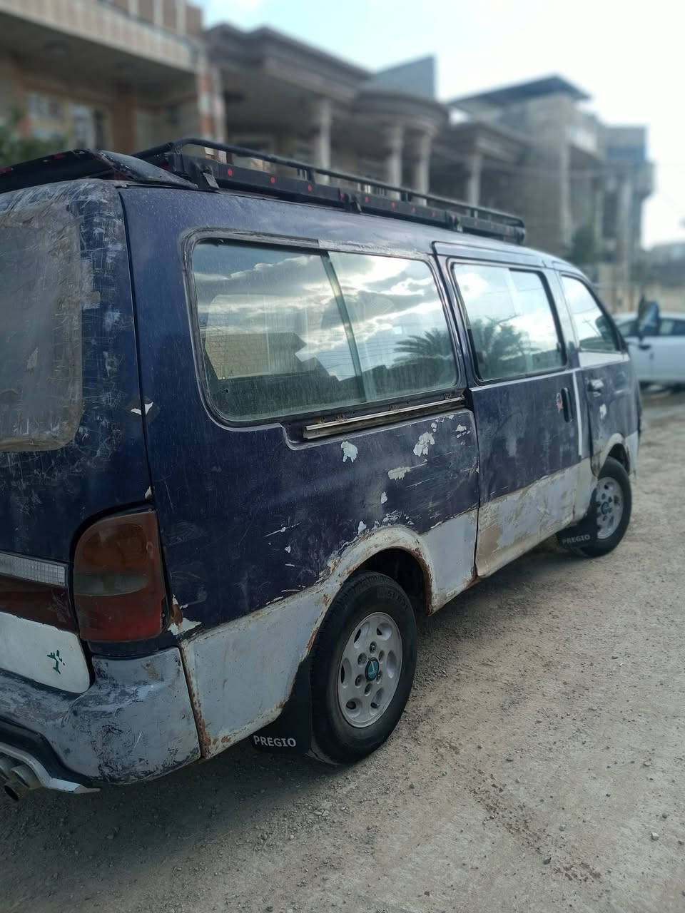 سلام عليكم للبيع بريجو موديل 1996 رقم بغداد ألماني سنويه 2028 مشروع وطني مكينه كير اكسن جدد صدر جديد سياره جاهزه سعر 34 وبيه مجال مكان ديالى للستفسار اتصل ***********
